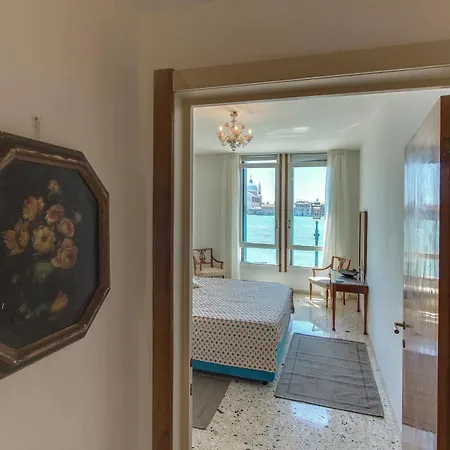 Apartment Ve.n.i.ce Cera Palazzo Gardella Venice